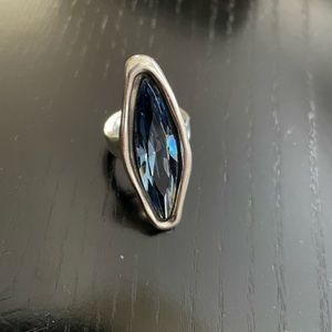 Uno de 50 ring blue sapphire 6